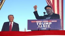 El director general de Tesla y SpaceX, Elon Musk, ofrece un discurso durante un mitin con el nominado republicano a la Casa Blanca, el expresidente Donald Trump en el Butler Farm Show, en Butler, Pensilvania, el 5 de octubre de 2024. (AP Photo/Alex Brandon)