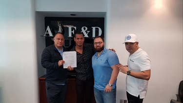pacheco entertainment libera a el cantante cubano el micha