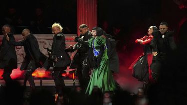 Lady Gaga presenta su concierto gratuito en la playa de Copacabana en Río de Janeiro, el sábado 3 de mayo de 2025. (Foto AP/Silvia Izquierdo)