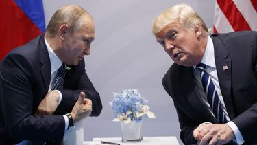 Personas de muchos países confían más en Putin que en Trump
