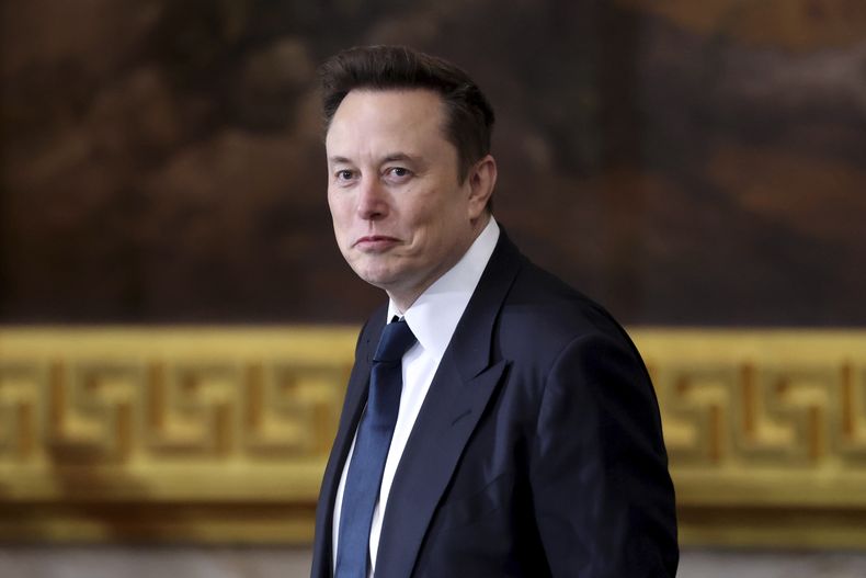 Elon Musk llega a la investidura del presidente Donald Trump en Washington el 20 de enero del 2025. (Kevin Lamarque/Pool Photo via AP)