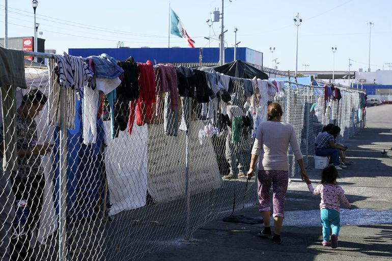 Incertidumbre en EEUU aviva campamentos migrantes en México