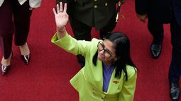 La presidenta interina de Venezuela Delcy Rodriguez llega el jueves 15 de enero de 2026 a la Asamblea Nacional, en Caracas. (AP Foto/Ariana Cubillos)