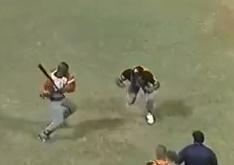 Dirección de Béisbol cubana sanciona a peloteros por violencia en partido