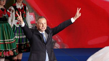Presidente de Polonia irá a 2da vuelta de las presidenciales