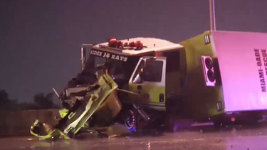 tres bomberos de miami-dade hospitalizados despues de un choque en el turnpike sur