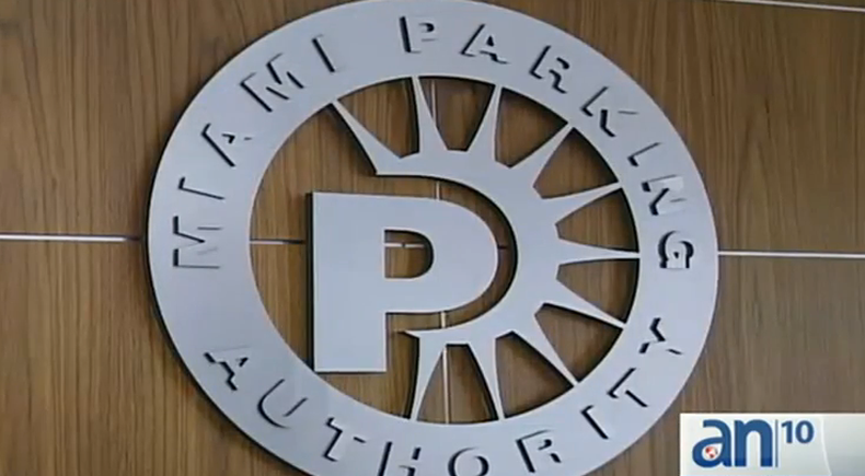 Hay guerra entre el alcalde de Miami y varios comisionados, siendo la lucrativa autoridad de parqueos sería la manzana de la discordia.