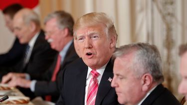 Trump deja la puerta abierta a ausentarse de cumbre con Kim