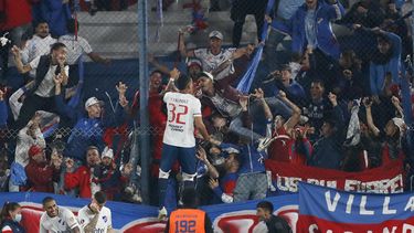 Vélez golea a Estudiantes y está en octavos de Libertadores