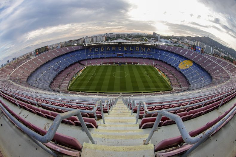 ARCHIVO - La foto del 7 de septiembre de 2022 muestra el estadio Camp Nou de Barcelona (AP Foto/Joan Monfort, archivo)