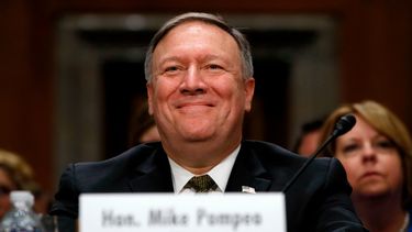 Pompeo presta juramento como secretario de Estado de EEUU