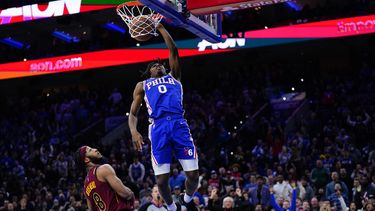 Con esfuerzo de Maxey, 76ers superan a Cavaliers