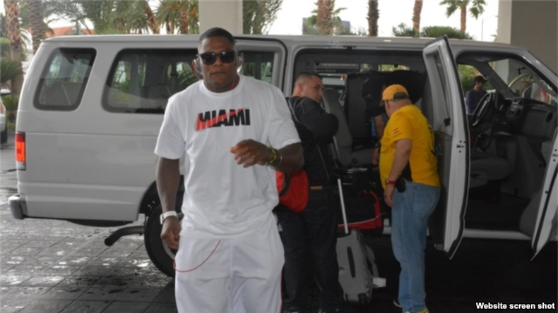 Luis Ortiz está invicto y dentro de la AMB aparece como el segundo peleador mejor clasificado. El camagüeyano entrena con Dino Spencer en el World Famous 5th St. Gym, en Miami Beach, Florida. Vive en Miami.