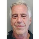EEUU destituye jefe de prisiones luego de muerte de Epstein