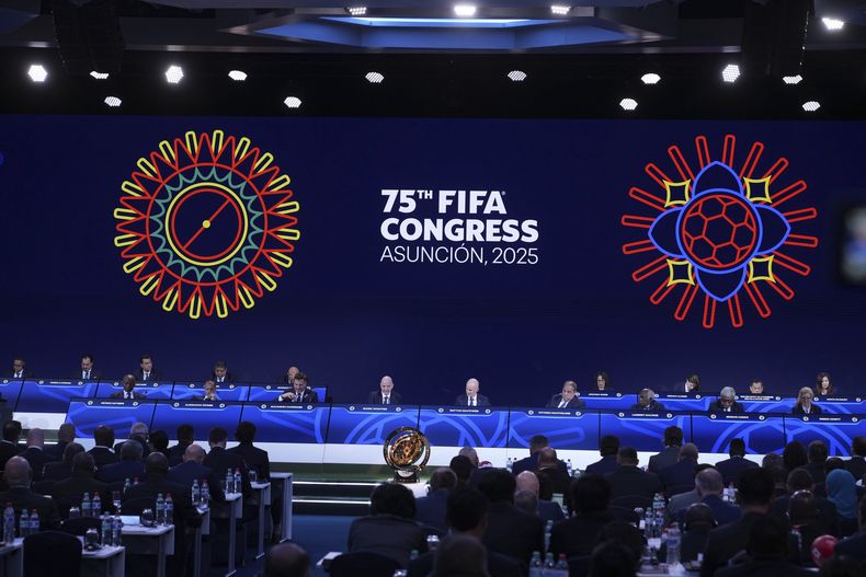 Los participantes durante el 75to Congreso de la FIFA, el 15 de mayo de 2025, en Asunción. (AP Foto/Fernando Calistro)