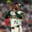 El cubano Yennier Cano, de los Orioles de Baltimore, festeja luego de recetar un ponche ante los Filis de Filadelfia, el viernes 31 de julio de 2026 (AP Foto/Stephanie Scarbrough)