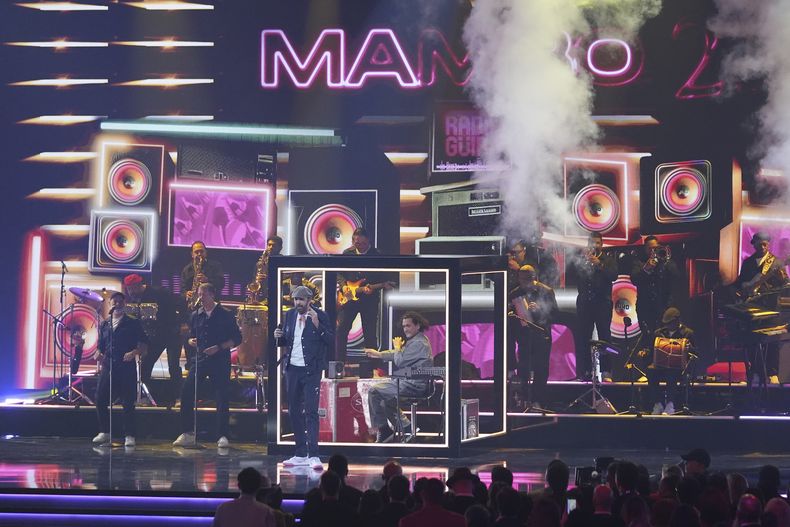 Juan Luis Guerra durante su presentación en la 25a entrega del Latin Grammy el jueves 14 de noviembre de 2024, en Miami. (Foto AP/Lynne Sladky)