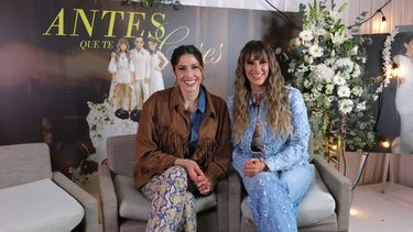 Ashley Grace Pérez Mosa, izquierda, y Hanna Nicole Pérez Mosa, del dúo Ha*Ash, posan durante una entrevista para promocionar su sencillo Antes que te cases en la Ciudad de México, el martes 22 de septiembre de 2026. (Foto AP/Berenice Bautista)