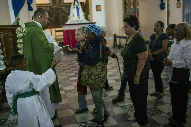 AMS-GEN_VENEZUELA-SACERDOTE_ASEDIADO-0.jpg