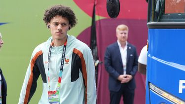 Maghnes Akliouche, de Francia, llega para el partido de fútbol por el tercer puesto del Mundial entre Francia e Inglaterra en Miami Gardens, Florida, el sábado 18 de julio de 2026. (Foto AP/Marta Lavandier)