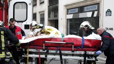 francia busca a autores del ataque a charlie hebdo