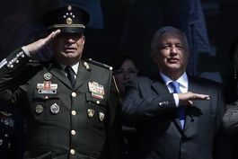 México: Jefe militar abucheado en acto de reconciliación