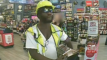 buscan a hombre que robo consolas de juegos y video juegos en un game stop de north miami beach