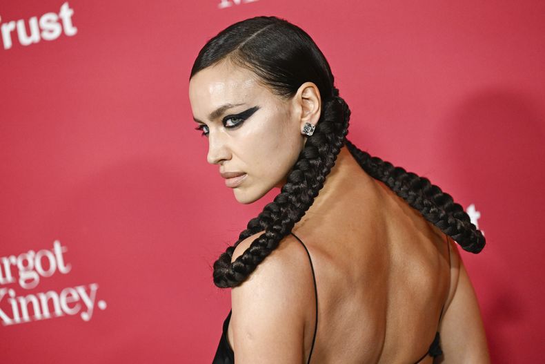 Irina Shayk asiste a The Kings Trust Global Gala en Casa Cipriani el jueves 2 de mayo de 2024, en Nueva York. (Foto Evan Agostini/Invision/AP)