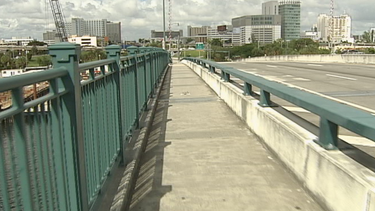 revelan nueva informacion sobre la mujer que murio tras caer de un puente levadizo