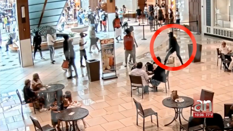 Revelan el video del caos que dejó un tiroteo en el Mall de Aventura en Miami