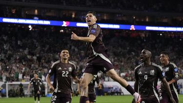 Gerardo Arteaga celebra tras anotar un gol para México en el partido contra Jamaica por el Grupo B de la Copa América, el sábado 22 de junio de 2024, en Houston. (AP Foto/David J. Phillip)