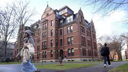 La Universidad de Harvard en Cambridge, Massachusetts, el 17 de diciembre del 2024. (AP foto/Steven Senne)