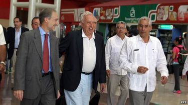 americateve | En declaraciones en el aeropuerto de La Habana, el Canciller español se limitó a decir que los mensajes entre gobiernos "se trasladan a los gobiernos, no se explican en los medios".