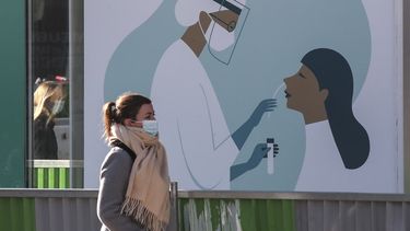 francia registra otros 58.000 casos diarios y 367 fallecidos por el coronavirus