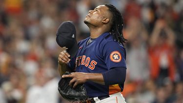 Con aplomo de Framber, Astros equilibran Serie Mundial