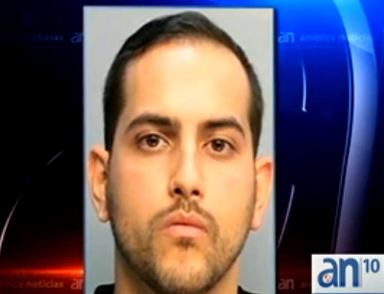 El departamento de policía encarceló a Raphael Rivero, quien está implicado por haber manipulado a una menor con propósitos sexuales. Fue liberado bajo fianza y será juzgado el 14 de julio