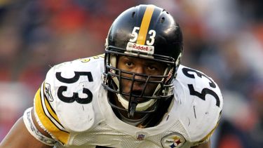 Archivo - El linebacker de los Pittsburgh Steelers, Clark Haggans durante el juego de campeonato de la AFC en la NFL frente a los Broncos de Denver, el domingo 22 de junio de 2006.(AP Photo/Jack Dempsey, File)