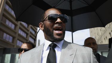 r. kelly es declarado culpable de pornografia infantil