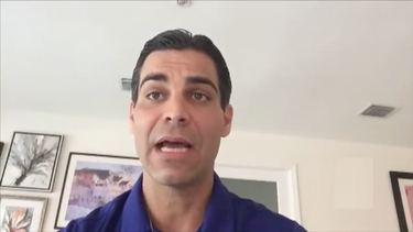 francis suarez se siente saludable y se aislara en un barco de bomberos de miami