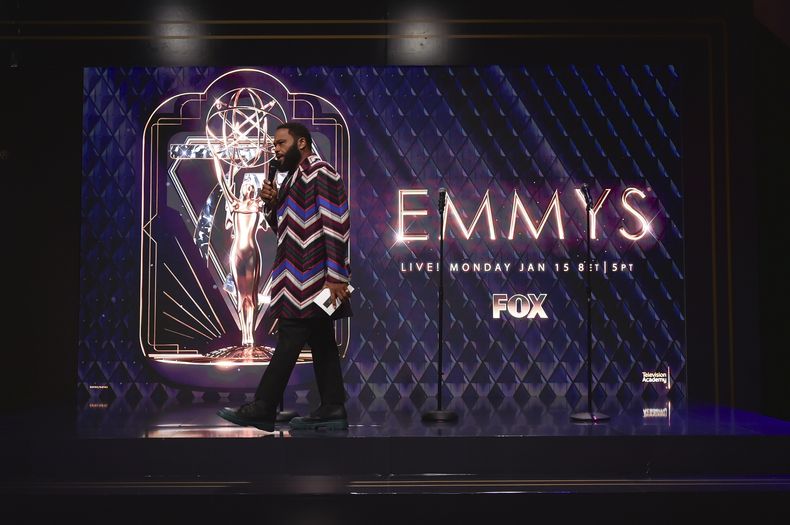 Anthony Anderson en el escenario durante una presentación para prensa de la 75a edición de los Premios Emmy el 12 de enero de 2024, en Los Angeles. Los premios a lo mejor de la televisión se entregarán el lunes. (Foto Richard Shotwell/Invision/AP)