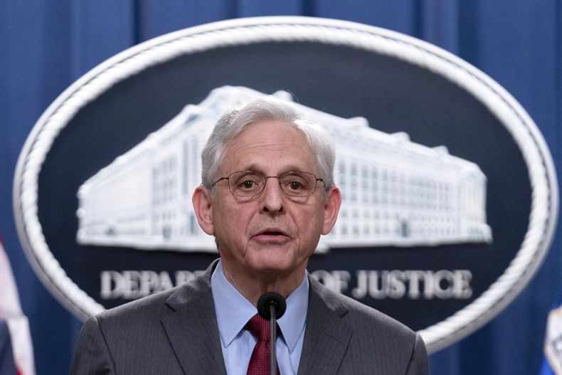 El secretario de Justicia de Estados Unidos, Merrick Garland, habla en conferencia de prensa desde la sede del Departamento de Justicia en Washington, el jueves 27 de junio de 2024. (AP Foto/Jose Luis Magana)