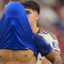 Desire Doue se cubre el rostro tras la derrota de Francia ante España en las semifinales del Mundial, el martes 14 de julio de 2026, en Arlington, Texas. (AP Foto/Julio Cortez)