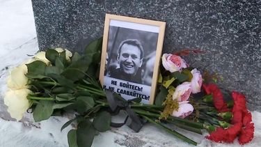 el cuerpo de alexei navalny fue entregado a su madre, dice un asistente del lider de la oposicion rusa