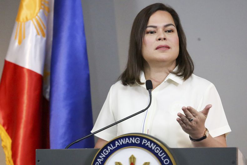 En esta imagen de archivo, la vicepresidenta de Filipinas, Sara Duterte, gesticula durante una conferencia de prensa en Manila, Filipinas, el 7 de febrero de 2025. (AP Foto/Basilio Sepe, archivo)