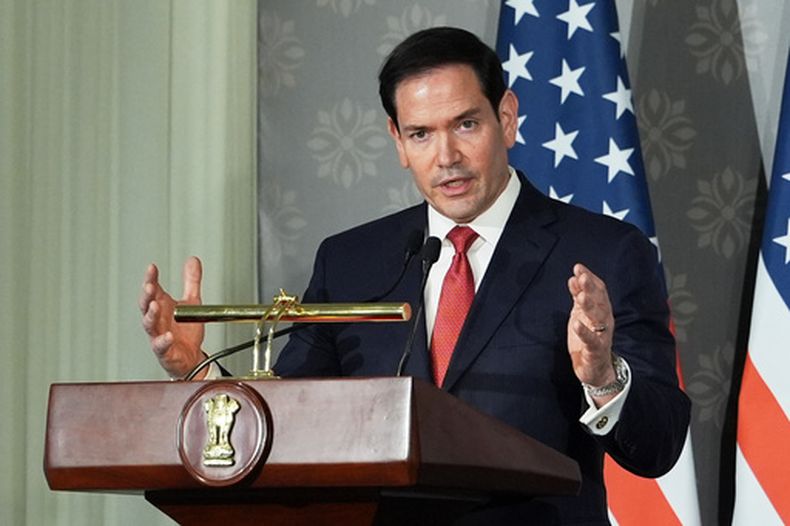 El secretario de Estado de Estados Unidos, Marco Rubio, habla en una conferencia de prensa con el ministro indio de Exteriores, S. Jaishankar, que no aparece en la imagen, tras su reunión en Nueva Delhi, India, el domingo 24 de mayo de 2026. (AP Foto/Julia Demaree Nikhinson, Pool)