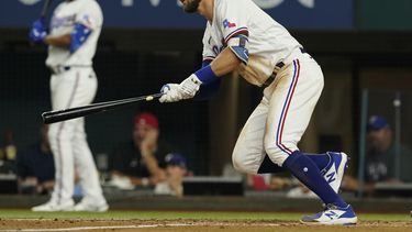 Rangers vencen 7-4 a Rangers; White consigue 2 hits