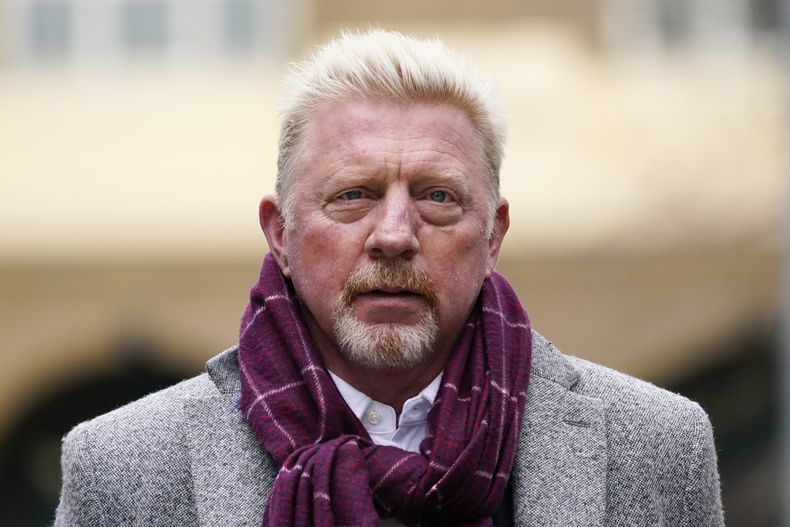 ARCHIV0 - Foto del 8 de abril del 2022, el extenista Boris Becker llega a la corte de Southwark Crown. El jueves 19 de octubre del 2023, después de un año de que salió de prisión Becker vuelve como entrenador, como coach de Holger Rune. (AP Foto/Alberto Pezzali, File)