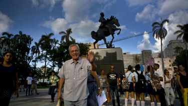 Cuba coloca estatua de José Martí réplica de una de EEUU