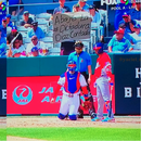 Cartel contra el régimen cubano aparece en pleno juego del Clásico Mundial de Béisbol en Puerto Rico