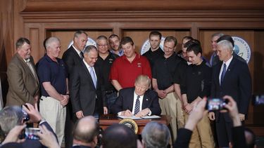 Revierten reglas en EEUU sobre privacidad en internet y caza